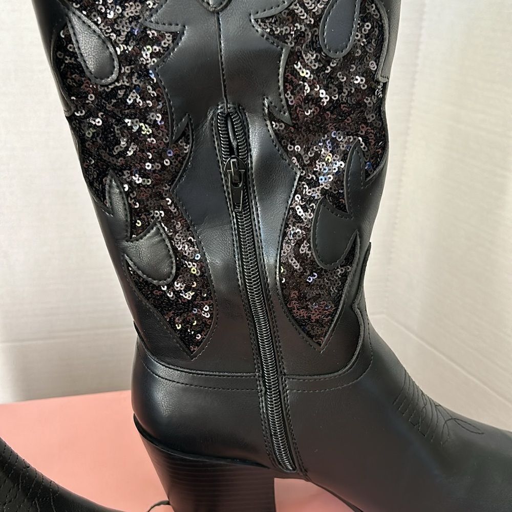 Wild Pair Black Cowboy Boots - Picture 4 of 8